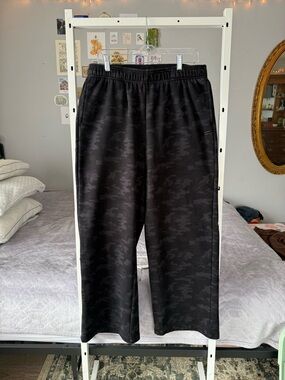 Women’s Black Camo Wide Leg Sweatpants